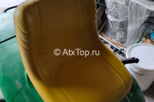 traktor-gazonokosilka-john-deere-lr-135-4