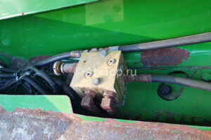 press-podborshhik-john-deere-570-2