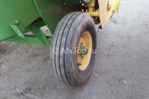 john-deere-330-4