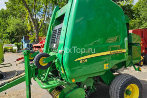 John Deere 854