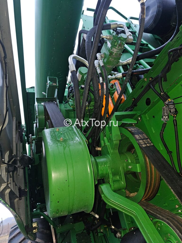 Зерноуборочный комбайн John Deere S690i