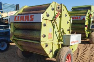 Claas Rollant 44