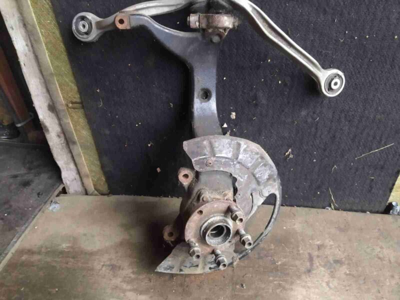 Изображение товара 2240w1539 - 2240w1539 kulak povorotnyj pravyj Toyota Carina E
