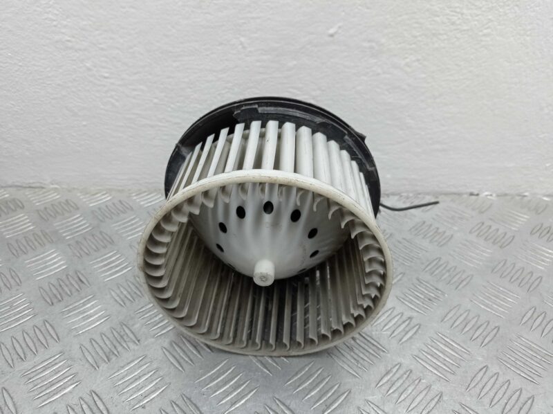 Изображение товара 240434 - 00240434 ventilyator otopitelya (motorchik pechki) Renault Sandero Stepway