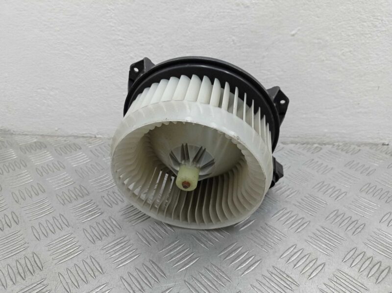 Изображение товара 247772 - 00247772 ventilyator otopitelya (motorchik pechki)