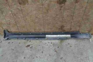 Изображение товара 266 - 00000266 porog plastikovyj levyj Peugeot 4007 1