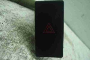 Изображение товара 504 - 00000504 knopka avarijnoj signalizatsii Citroen C5