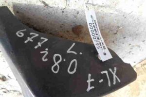 Изображение товара 795 - 00000795 porog plastikovyj levyj Pontiac Vibe 1