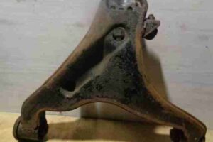 Изображение товара 1009 - 00001009 rychag perednij pravyj nizhnij Isuzu Rodeo 1