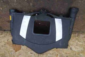 Изображение товара 1112 - 00001112 kryshka dvigatelya dekorativnaya Ford Scorpio