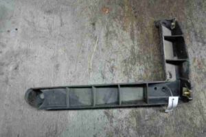 Изображение товара 1249 - 00001249 kronshtejn zadnego bampera Toyota Corolla Matrix 2