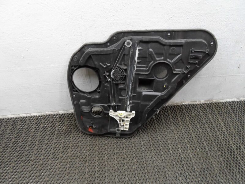 Изображение товара 1257 - 00001257 steklopodemnik zadnij levyj Pontiac TransSport
