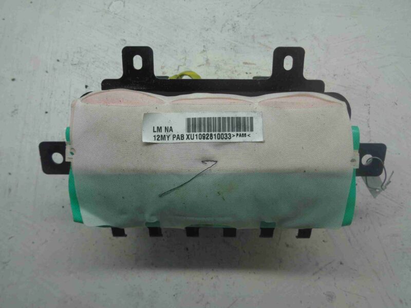 Изображение товара 1588 - 00001588 podushka bezopasnosti passazhira Mercedes CLA