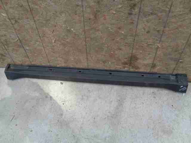 Изображение товара 1635 - 00001635 porog plastikovyj levyj Peugeot 107