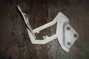 Изображение товара 1816 - 00001816 petlya kapota levaya Toyota Corolla Matrix