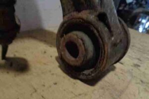 Изображение товара 2332 - 00002332 rychag perednij pravyj verkhnij Isuzu Rodeo 1