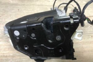 Изображение товара 2797 - 00002797 zamok dveri perednej levoj Toyota Corolla Verso 1