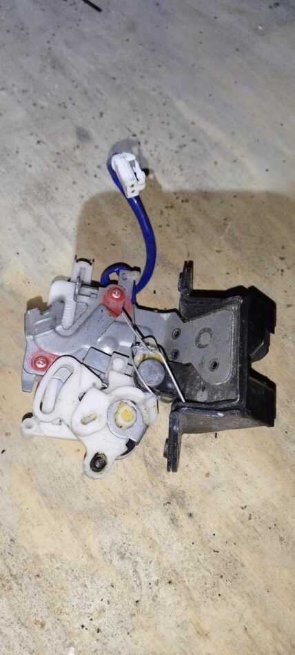 Изображение товара 3049 - 00003049 zamok bagazhnika Citroen C5