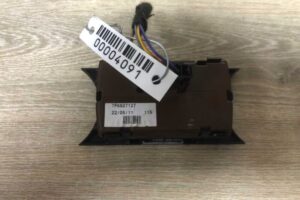 Изображение товара 4091 - 00004091 knopka salona Toyota Corolla Verso 1