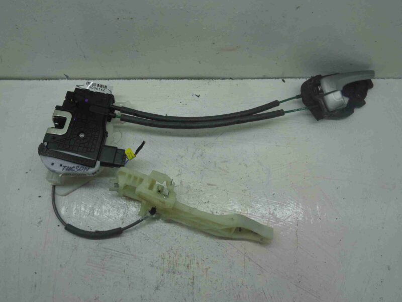 Изображение товара 6162 - 00006162 zamok dveri Mercedes CLA