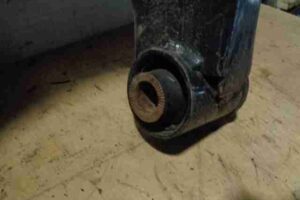 Изображение товара 6305 - 00006305 rychag perednij pravyj nizhnij SEAT Leon 2