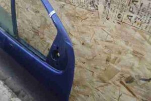 Изображение товара 8219 - 00008219 dver perednyaya pravaya Lincoln Town Car 1