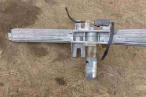 Изображение товара 8438 - 00008438 motorchik (nasos) podema kryshki bagazhnika Chrysler Sebring 1