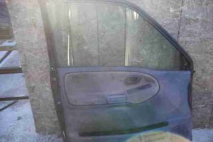 Изображение товара 8520 - 00008520 dver perednyaya levaya Renault Twingo 2