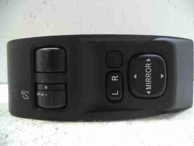 Изображение товара 8752 - 00008752 blok upravleniya zerkalami Peugeot 107