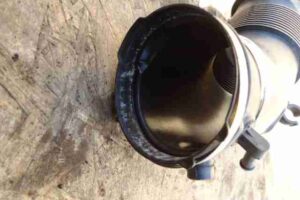 Изображение товара 8762 - 00008762 patrubok vozdushnogo filtra 3