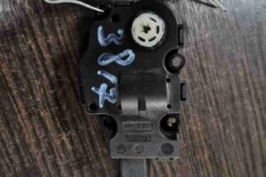 Изображение товара 10500 - 00010500 motorchik zaslonki pechki Toyota Corolla Verso 1