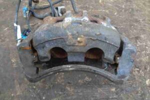 Изображение товара 10540 - 00010540 support perednij levyj Pontiac Vibe 2