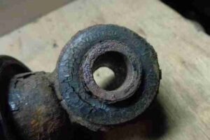 Изображение товара 11657 - 00010677 amortizator zadnij pravyj Toyota Venza 2