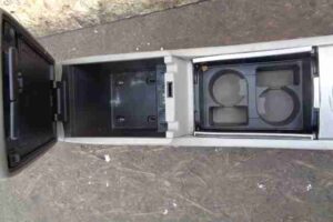 Изображение товара 11008 - 00011008 podlokotnik Peugeot 306 2