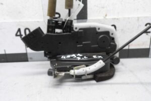 Изображение товара 116410 - 000116410 zamok dveri zadnej levoj Toyota Hiace 1