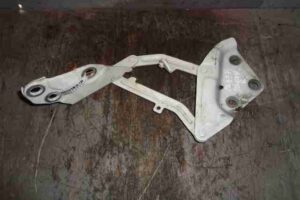 Изображение товара 11755 - 00011755 petlya kapota pravaya Toyota Corolla Matrix