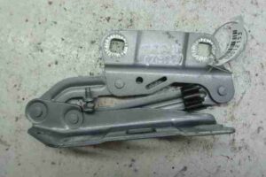 Изображение товара 12153 - 00012153 petlya kapota pravaya Ford Transit Connect