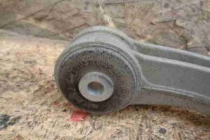 Изображение товара 12962 - 00012962 rychag perednij levyj verkhnij Toyota Corolla Matrix 3