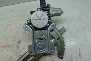 Изображение товара 12996 - 00012996 steklopodemnik perednij pravyj 2