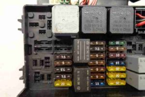 Изображение товара 14220 - 00014220 blok predokhranitelej zadnij Ford Transit Connect 2