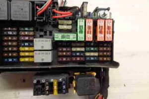 Изображение товара 14220 - 00014220 blok predokhranitelej zadnij Ford Transit Connect 3