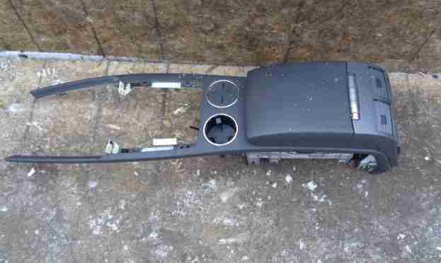 Изображение товара 14712 - 00014712 podlokotnik Toyota Carina E