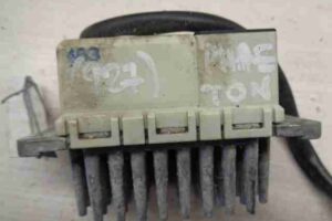 Изображение товара 15424 - 00015424 rezistor otopitelya Toyota Carina E 2