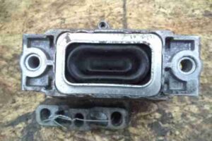 Изображение товара 15656 - 00015656 podushka krepleniya dvigatelya Toyota Land Cruiser 3
