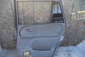 Изображение товара 15870 - 00015870 dver zadnyaya pravaya Porsche Macan 3