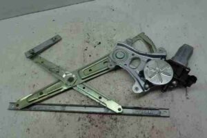 Изображение товара 15936 - 00015936 steklopodemnik zadnij levyj Peugeot 306