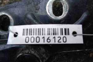 Изображение товара 16120 - 00016120 petlya kapota Toyota Carina E 3