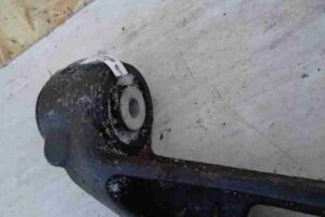 Изображение товара 16695 - 00016695 rychag perednij levyj nizhnij Ford Escort 3