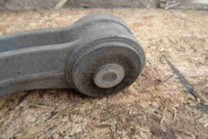Изображение товара 17022 - 00017022 rychag perednij pravyj verkhnij Toyota Corolla Matrix 3