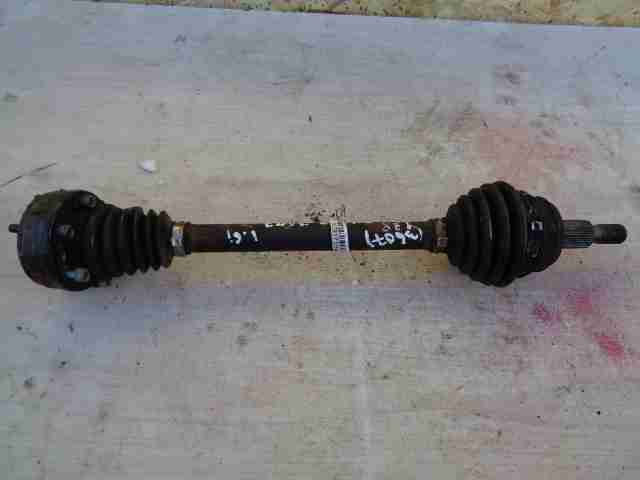 Изображение товара 17394 - 00017394 poluos perednyaya levaya Peugeot 106